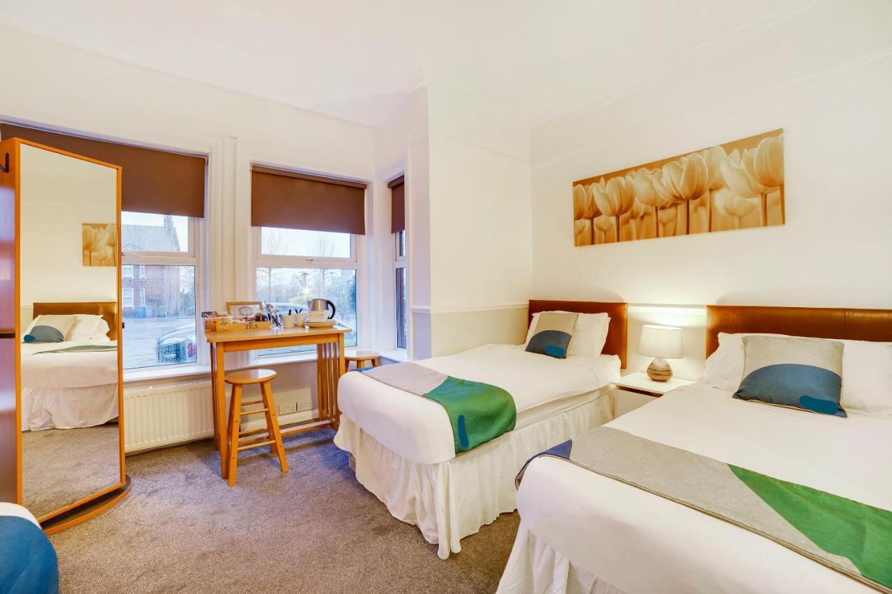 Airport Lodge Farnborough  Room photo